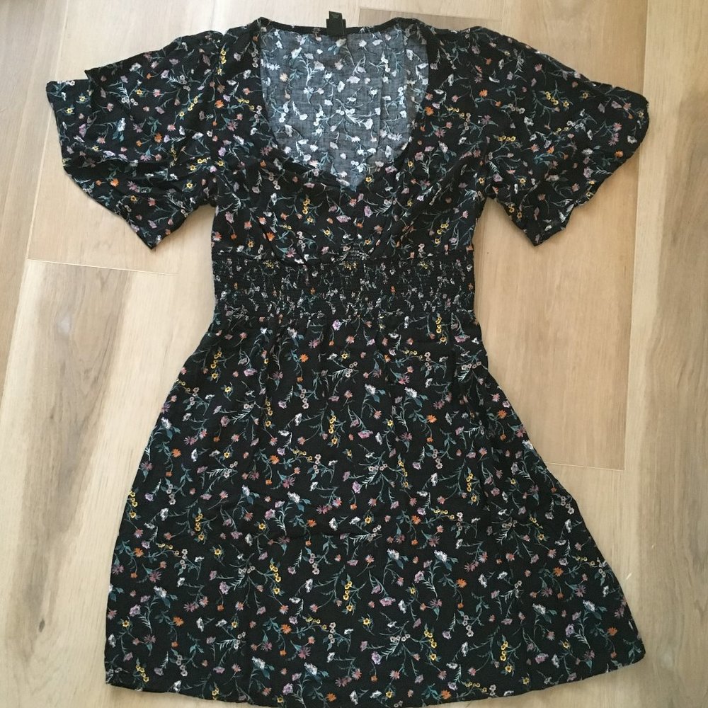 2/$30☀️ Wild Fable Cut-Out Flutter Dress